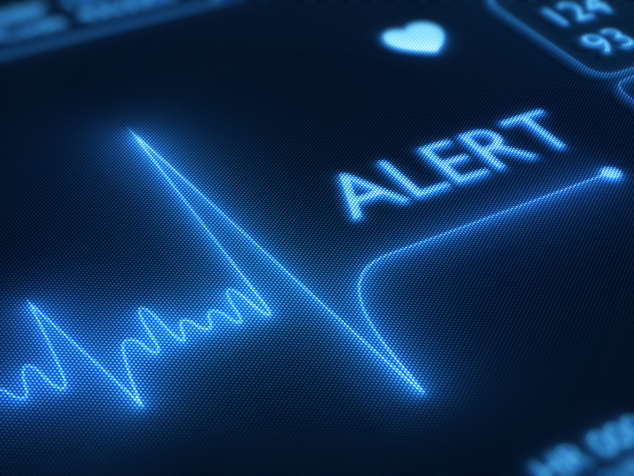 Angstgestörte Patienten kommen in einer akuten Herzinfarkt-Situation früher in die Notaufnahmen. Die Diagnose mittels eines Elektrogardiogramms (EKG, s. Bild) und eine medikamentöse Therapie können dann schneller stattfinden, was die Überlebenschance verbessert. (Bild: johan63 / istockphoto)