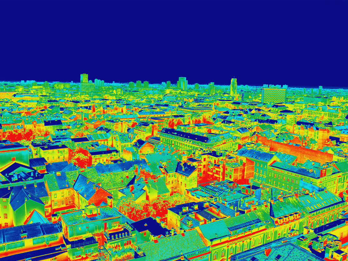 Das Bild zeigt die Stadt Zagreb, aufgenommen mit einer Wärmebildkamera.