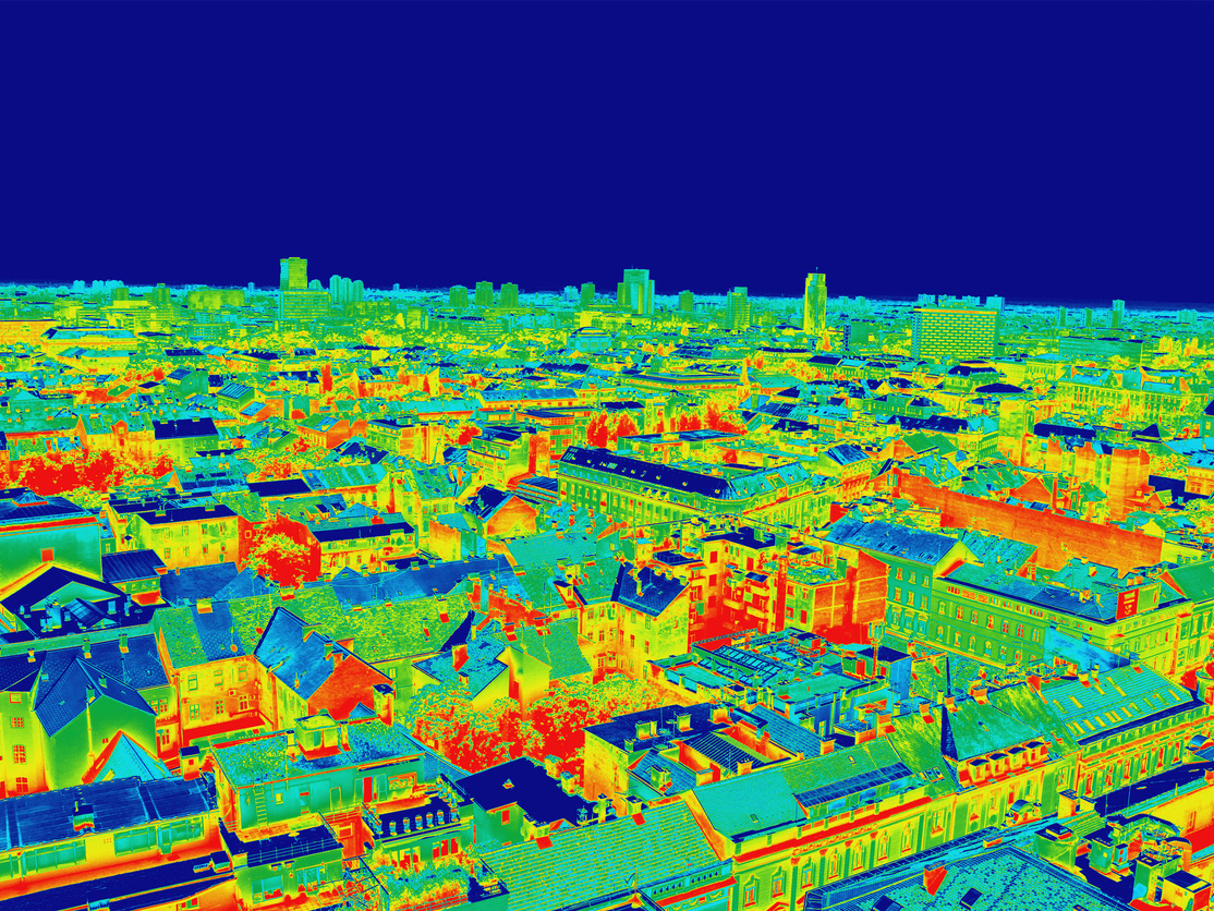 Das Grundwasser unter der Stadt heizt sich auf. (Bild: Ivan Musk/istock) Das Bild zeigt die Stadt Zagreb, aufgenommen mit einer Wärmebildkamera.