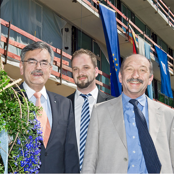 Richtfest für die Agrarwissenschaften - v.l.n.r.: TUM-Präsident Prof. Wolfgang A. Hermann, Oberbürgermeister Tobias Eschenbacher, Gerhard Breier (Staatl. Bauamt Freising). Bild: A. Heddergott / TUM