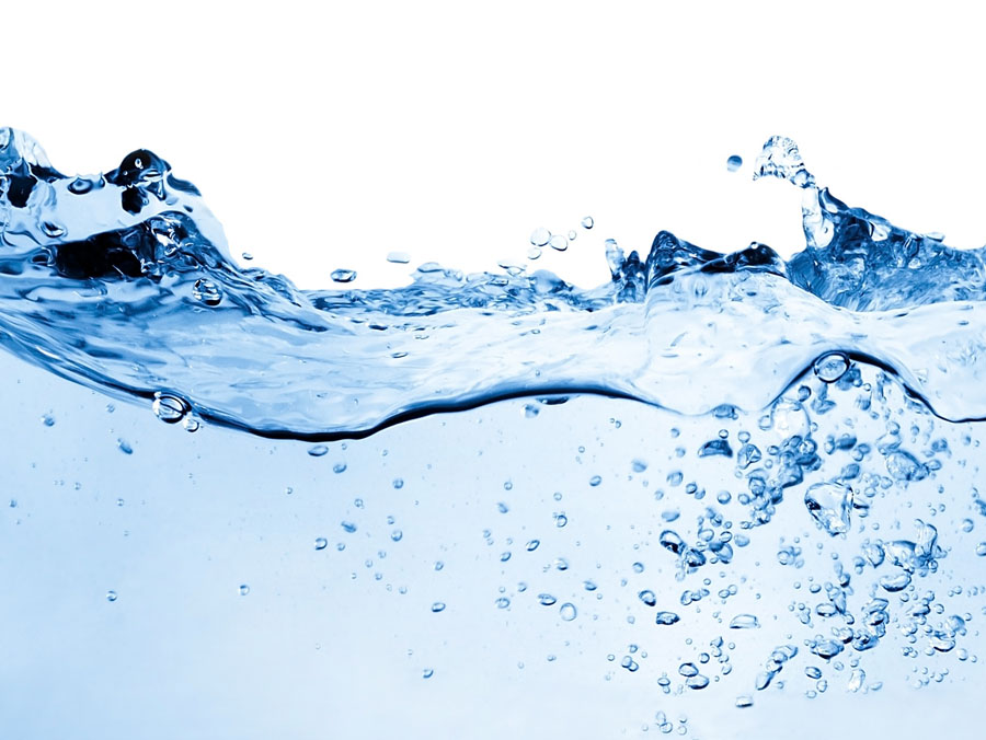 Durch Entsalzungsanlagen kann Trinkwasser gewonnen werden.