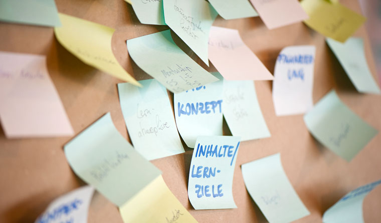 Post-its vom Brainstorming im Gründungstraining der UnternehmerTUM Post-its vom Brainstorming im Gründungstraining der UnternehmerTUM