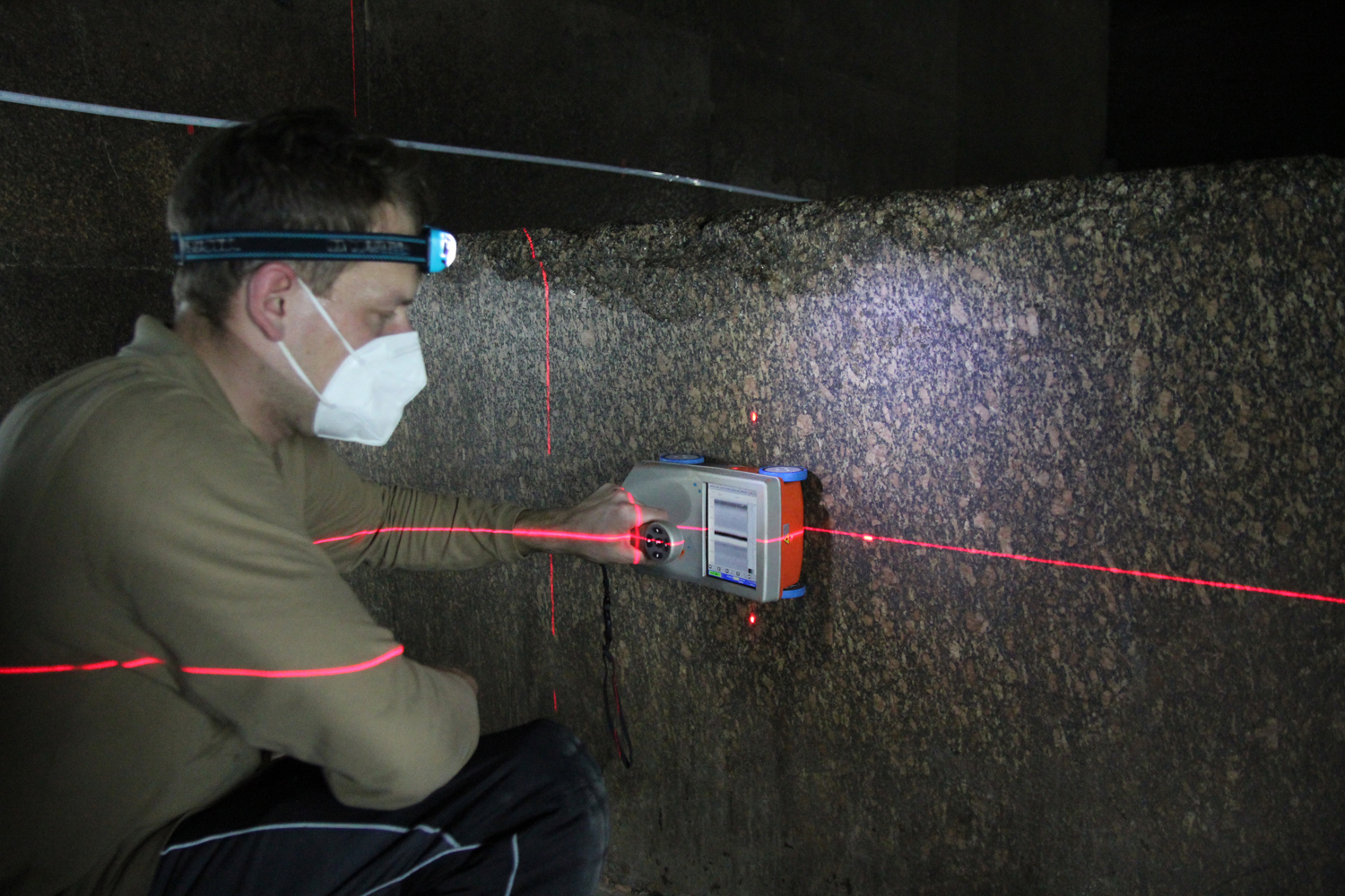 Johannes Scherr calibrating the permittivity of the granite in the King's Chamber. 