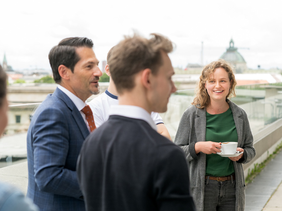 TUM-Präsident Thomas F. Hofmann und Cara Coetzee