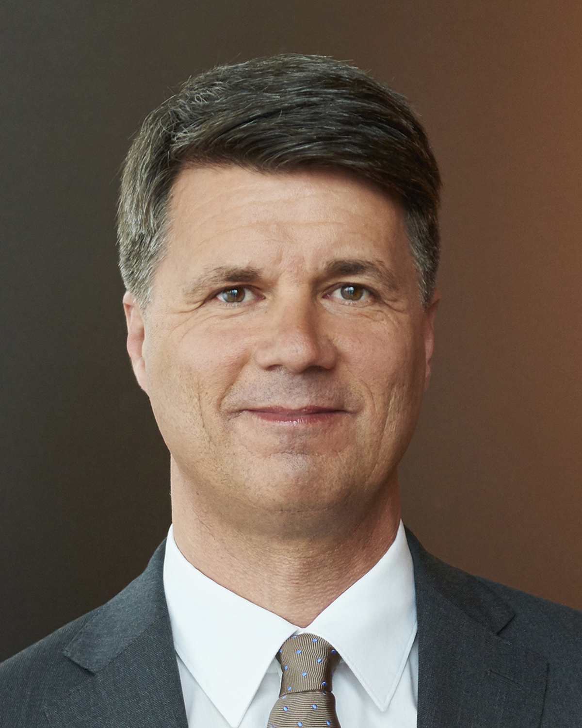 Portrait von Dipl.-Ing. Harald Krüger, Mitglied des Hochschulrats der TUM, Vorsitzender des Vorstands BMW AG